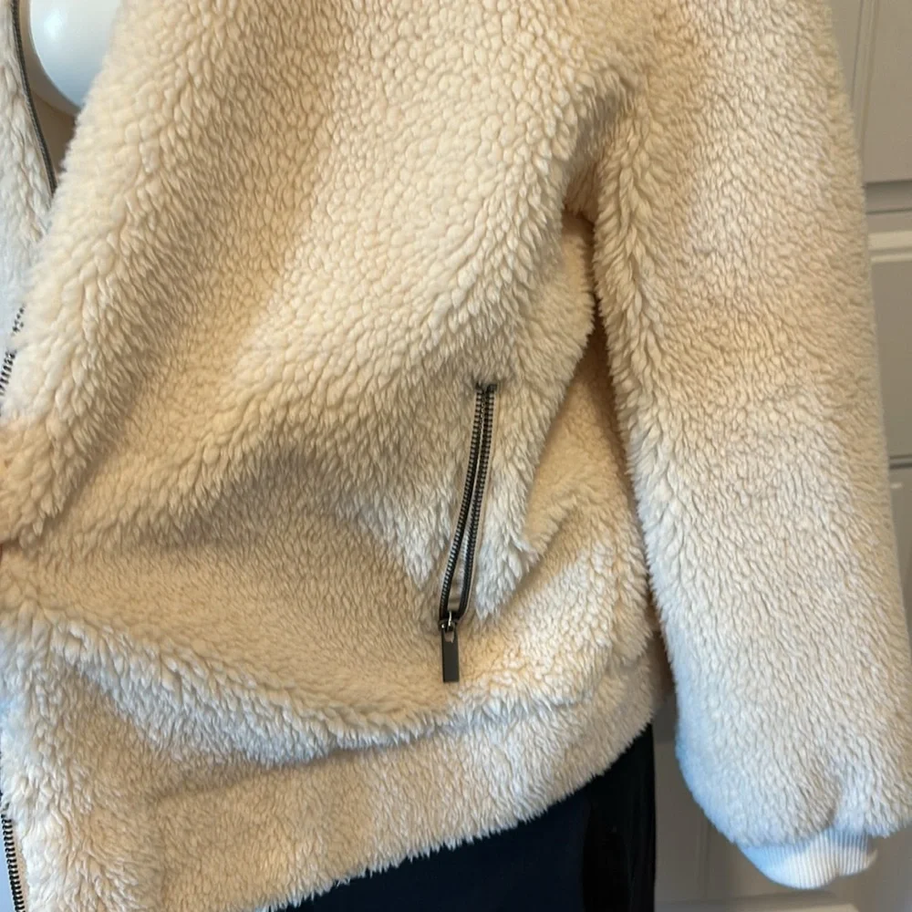 Universal Threads Jacket - Picture 4 of 5